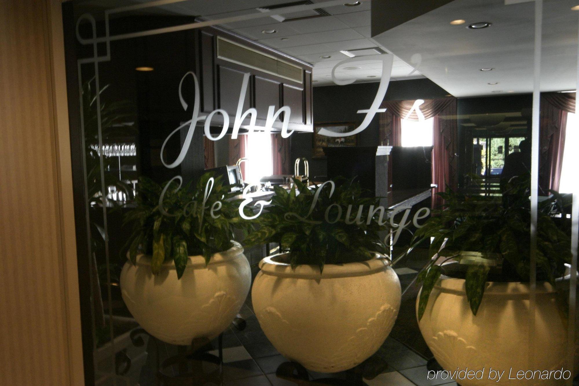 Holiday Inn Washington-Georgetown Exterior photo